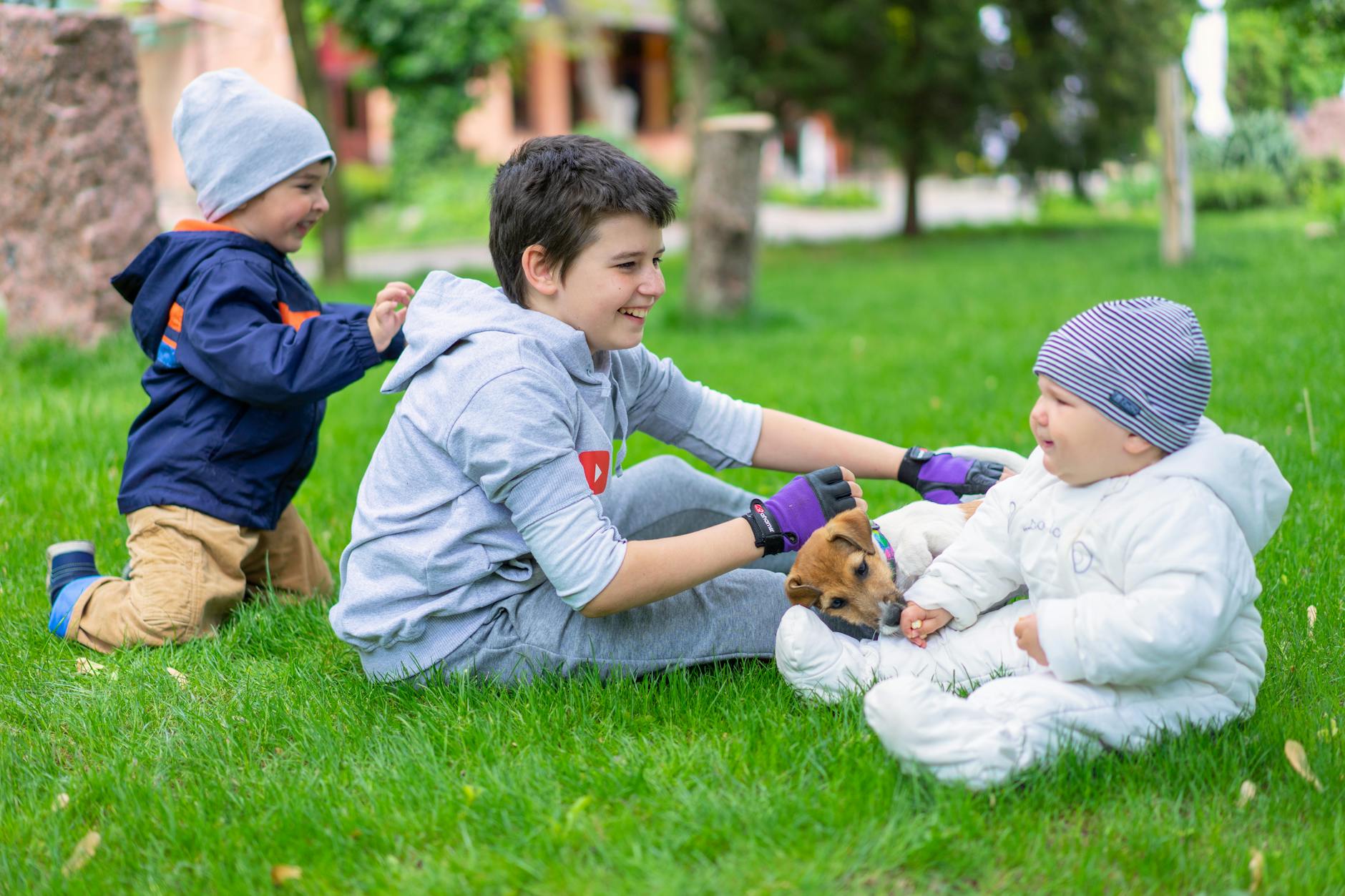 At What Age Should Kids Have Their Own Smartphone? What the Research Says