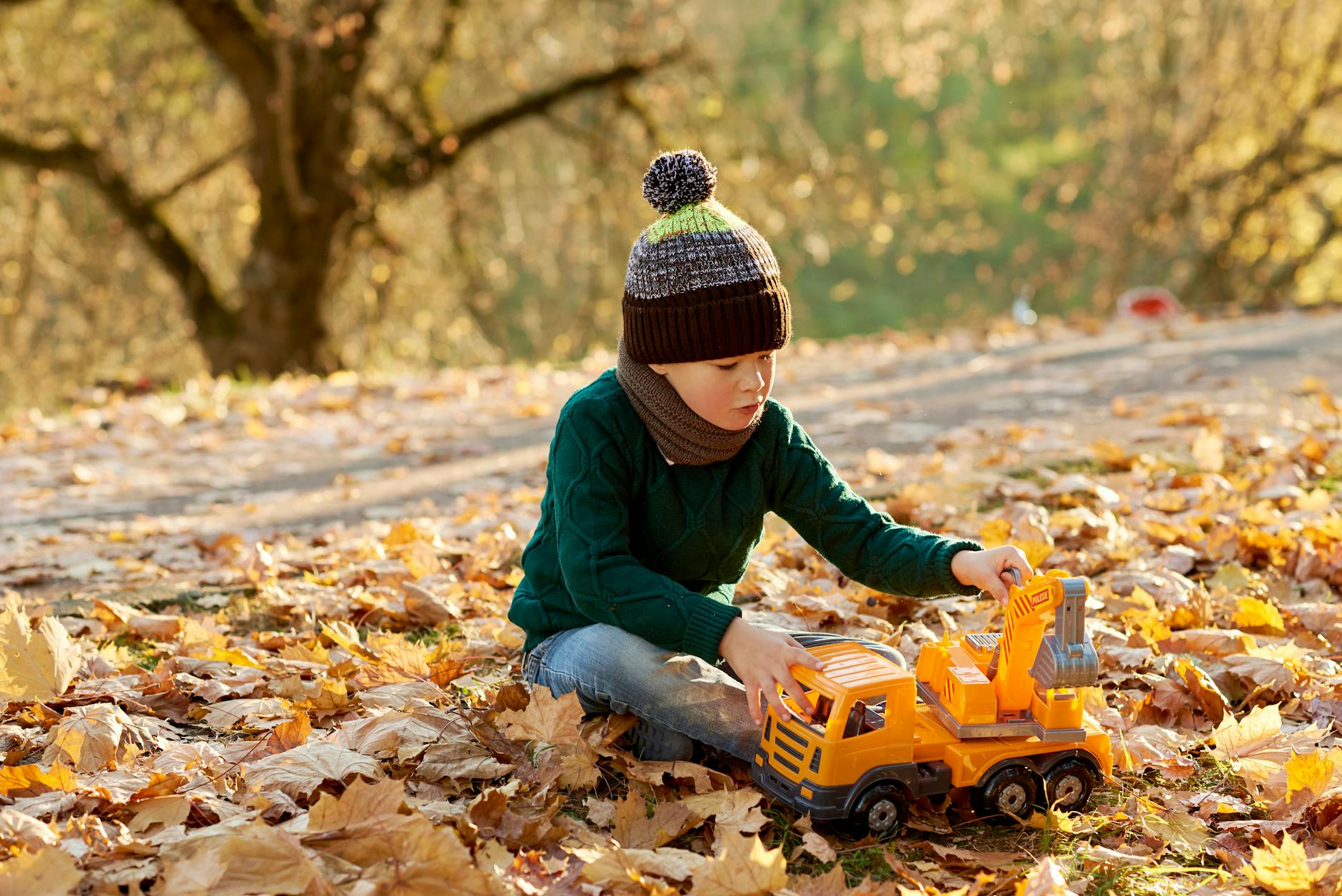 How Do Outdoor Toys Help Kids Transition Away From Screens?